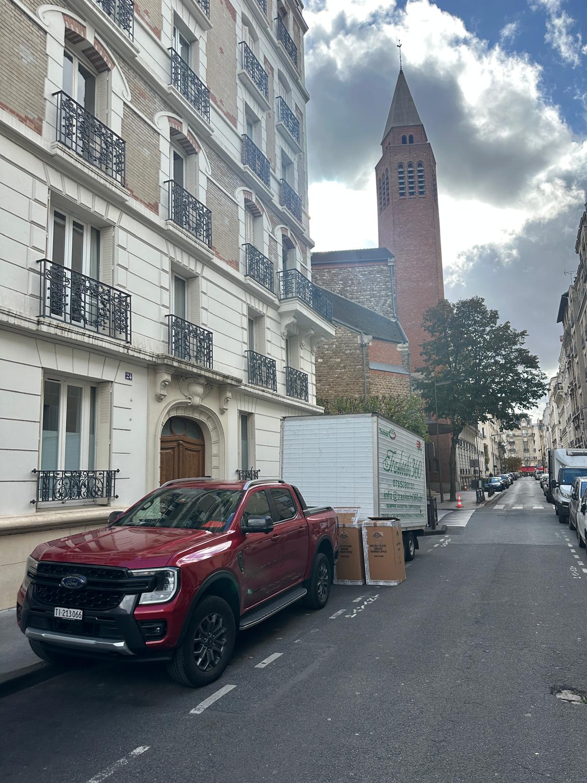 Trasporto armadio su scale