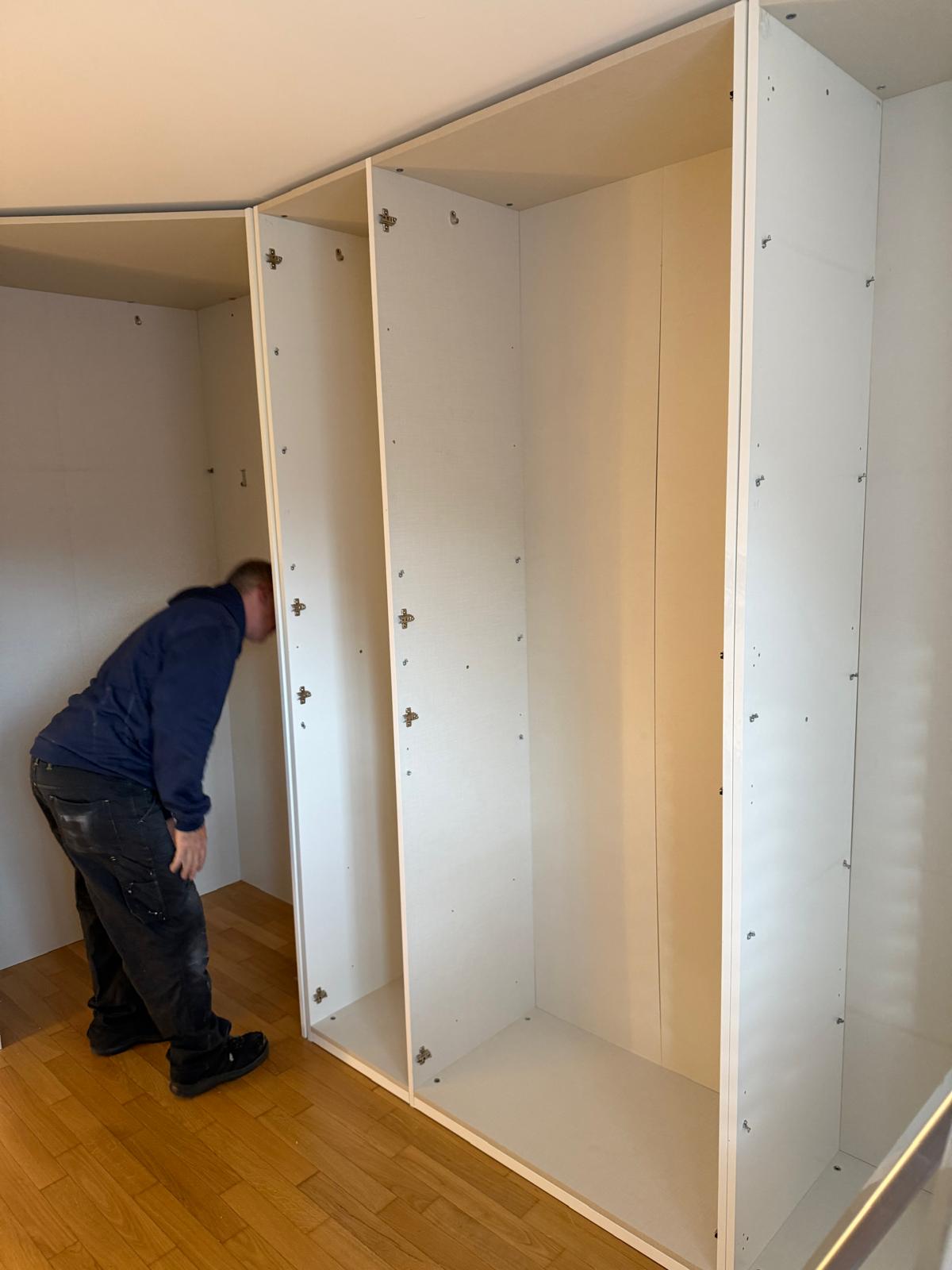 Trasporto armadio su scale