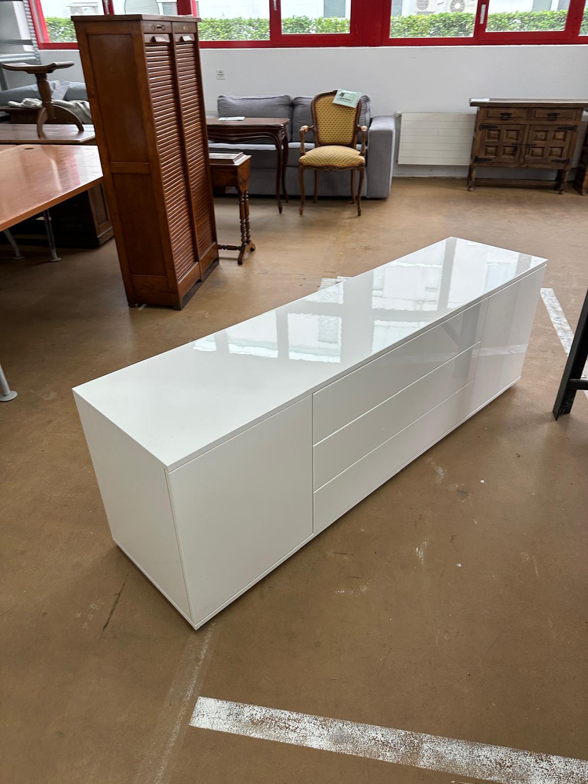 Trasporto armadio su scale